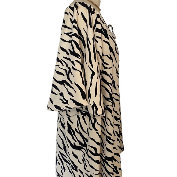 Entro Black and White Zebra Blouse - Picture 5 of 11